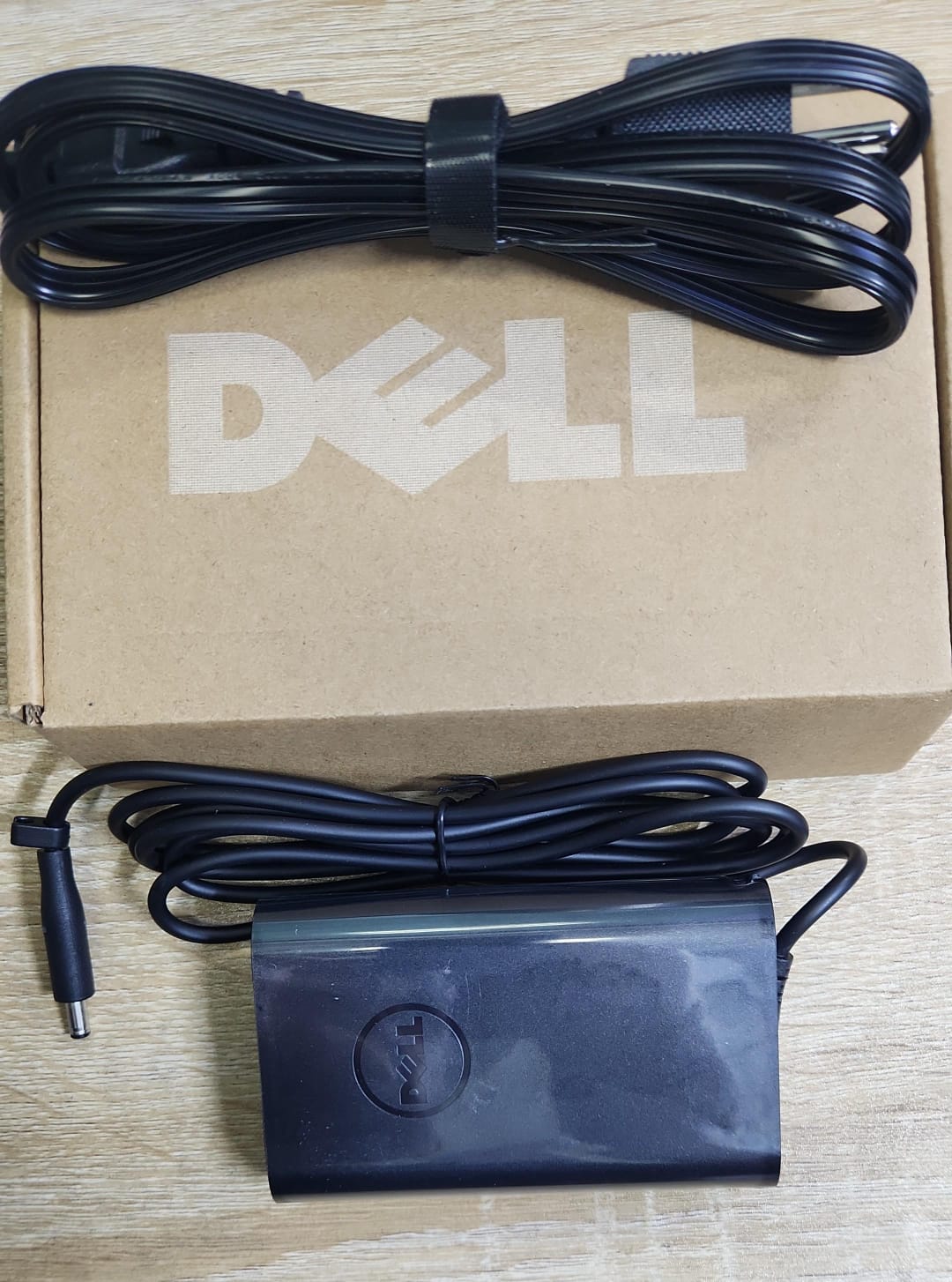 Cargador DELL Original 19.5v 2.31a 3.34a Punta Aguja Delgada