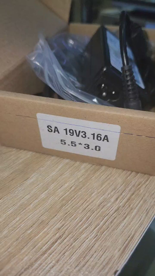 Cargador SAMSUNG 19v 3.16a Cable Corriente de Regalo